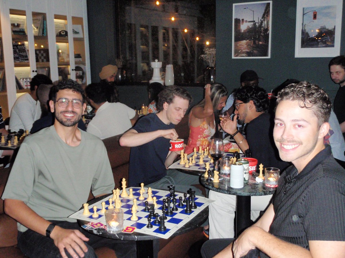 zeyadgenena's tweet photo. Chess, a DJ set, and Rosie's banana pudding

Had a great time hosting Founder Knight with @knightcapchess and @boardyai 

Turns out chess is a pretty good excuse to get great people around the same table

Thanks to everyone who came out 🫶we’ll have to run it back soon. https://t.co/TBTvfKaD17