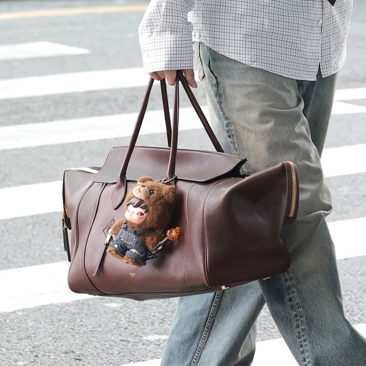 thvgaggedme's tweet photo. always carrying the most cutest bags. https://t.co/KzqQjEkMgC