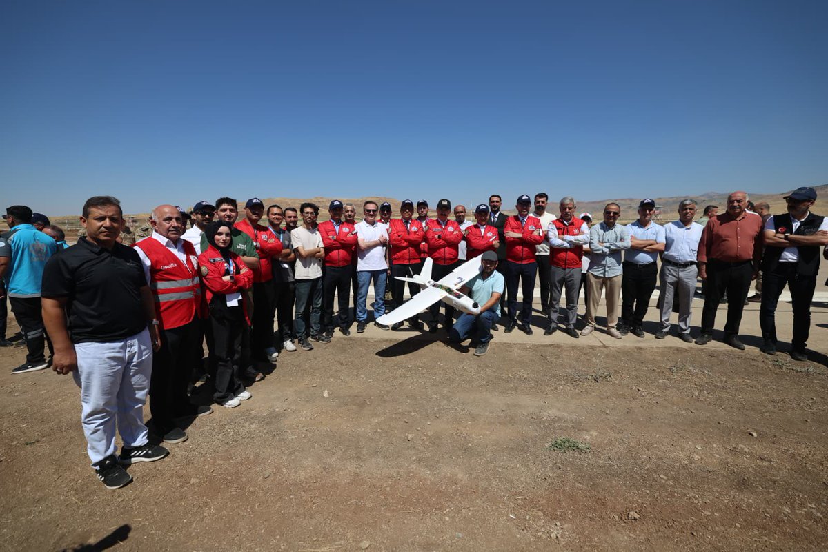 akgencliksiirt's tweet photo. 🚀🇹🇷 TEKNOFEST 2026 heyecanı Siirt’te!

AK Gençlik Siirt Teşkilatı olarak Millî Teknoloji Hamlesi’nin gurur verici buluşması Savaşan İHA Yarışması kapsamında TEKNOFEST alanını ziyaret ettik.

Gençler üretiyor, Türkiye geleceğe uçuyor! 🚀🇹🇷 https://t.co/SdQslDwhW6
