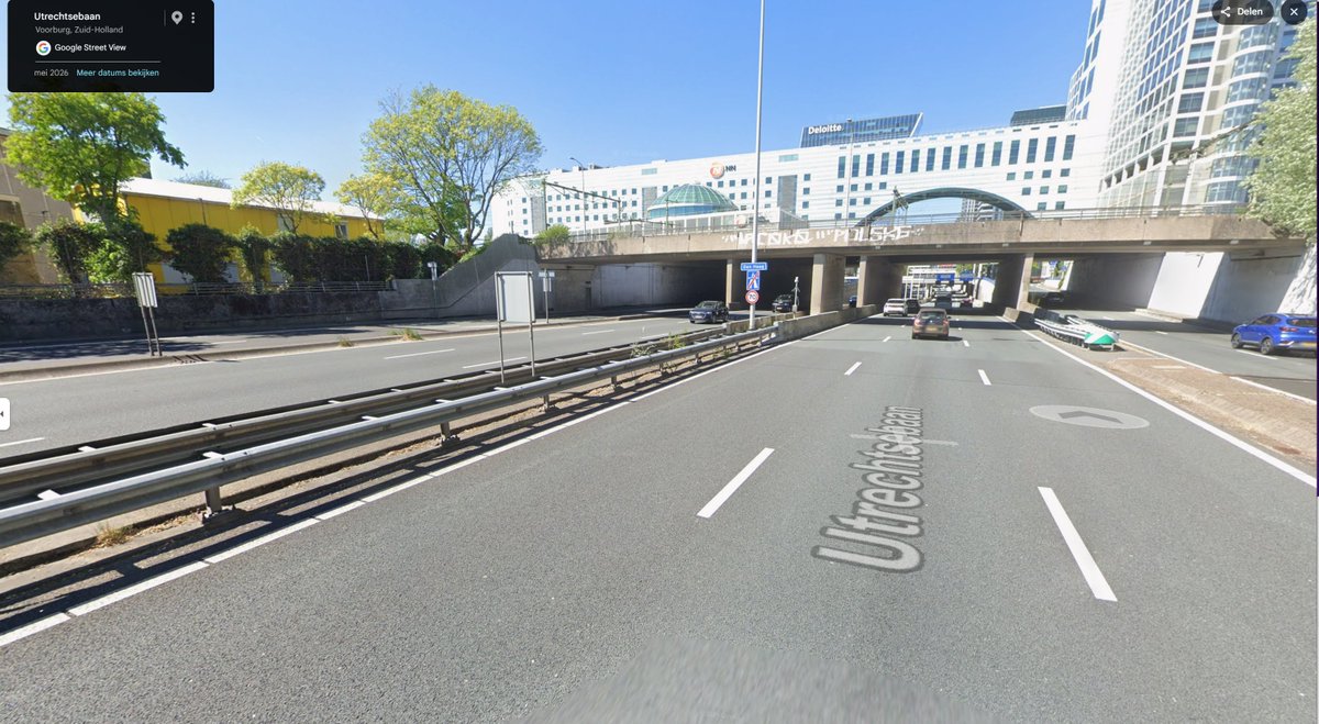 JRabouw's tweet photo. @BitCoinManiak_ @OpiniePaultje @EenVandaag Volgens mij heb je geen enkel rijbewijs...Check de verkeersborden in de screenshots. De A12 houdt op bij de gemeentegrens van Den Haag. XR loopt vanaf de Boslaan naar de tunnelbak en dat is 50km https://t.co/m6IRq8R64X