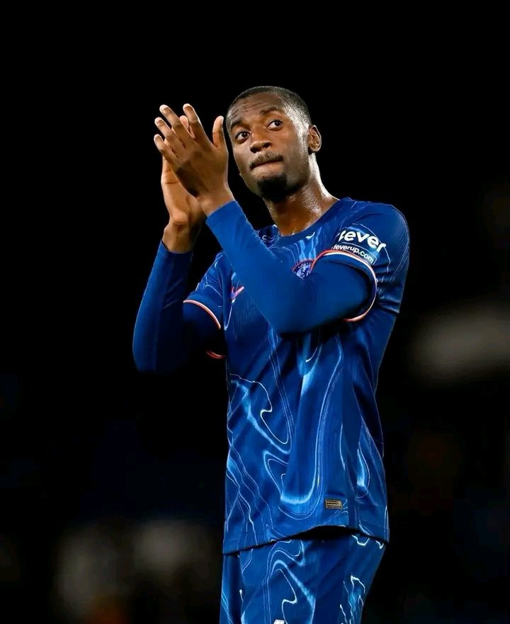 Trinityter77's tweet photo. If Aston Villa finally sign Tosin Adarabioyo as Ezri Konsa’s replacement, as has been speculated, I’ll be very grateful to Arsenal.

They would have basically done Chelsea a huge favour by signing Konsa and creating the space for Tosin to move to Villa. 💙 https://t.co/KuAB5GTztW