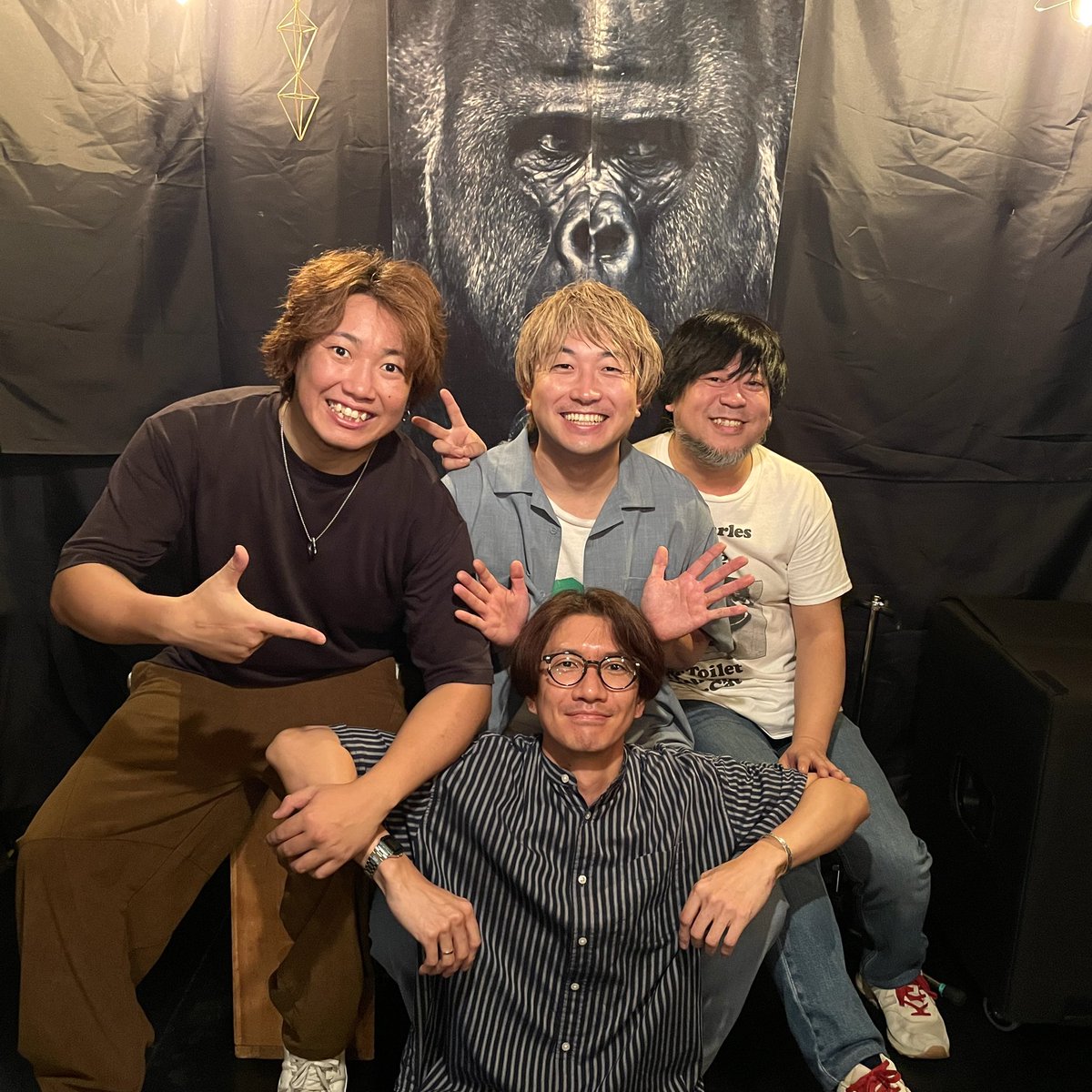 gorigorihouse's tweet photo. ゴリトラ3マン❗️
音楽の力を感じる
素晴らしい夜だったなぁ🌉

満員御礼大感謝😊

-出演-
三上隼
河野圭佑
慈光 https://t.co/vtO5UkNuoK