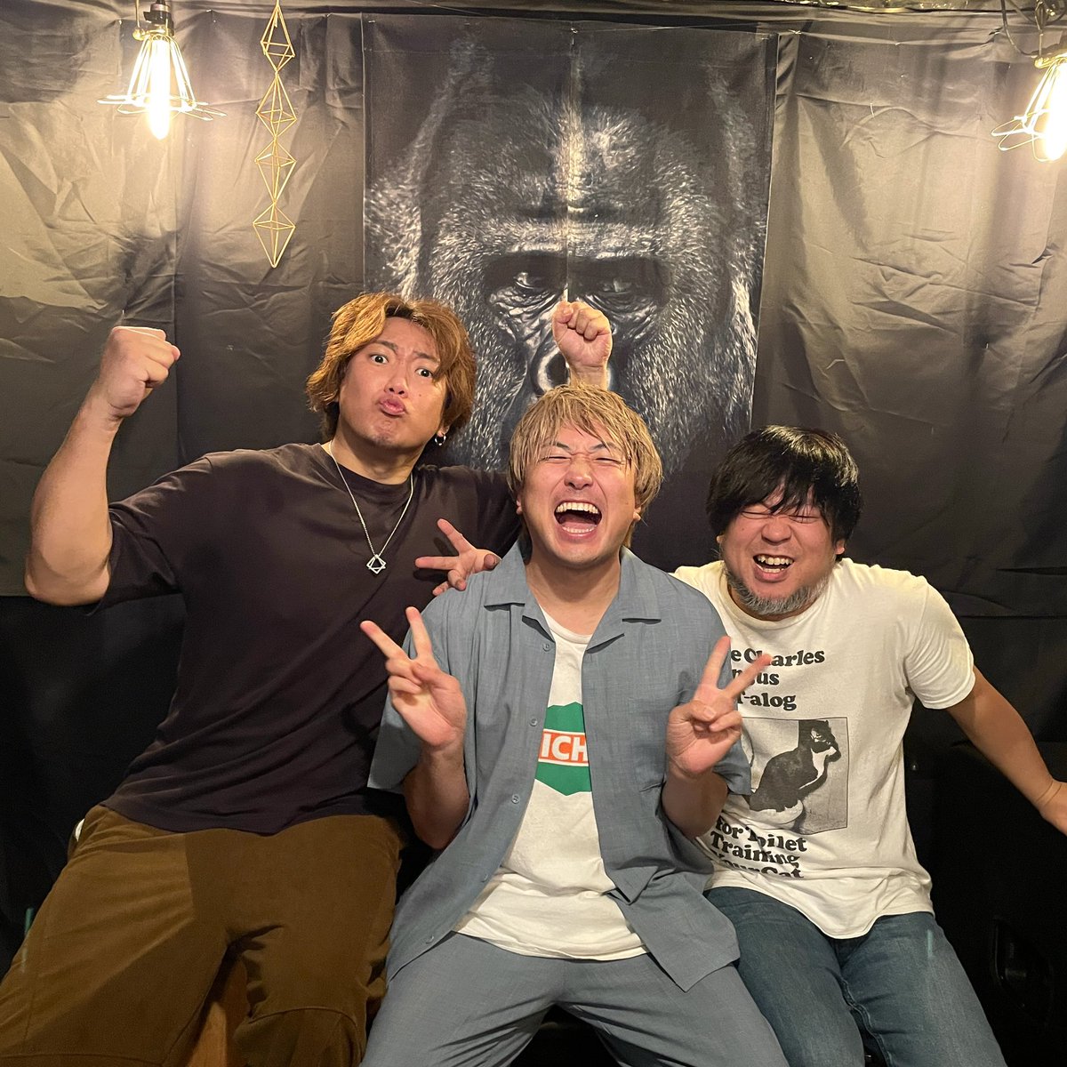 gorigorihouse's tweet photo. ゴリトラ3マン❗️
音楽の力を感じる
素晴らしい夜だったなぁ🌉

満員御礼大感謝😊

-出演-
三上隼
河野圭佑
慈光 https://t.co/vtO5UkNuoK