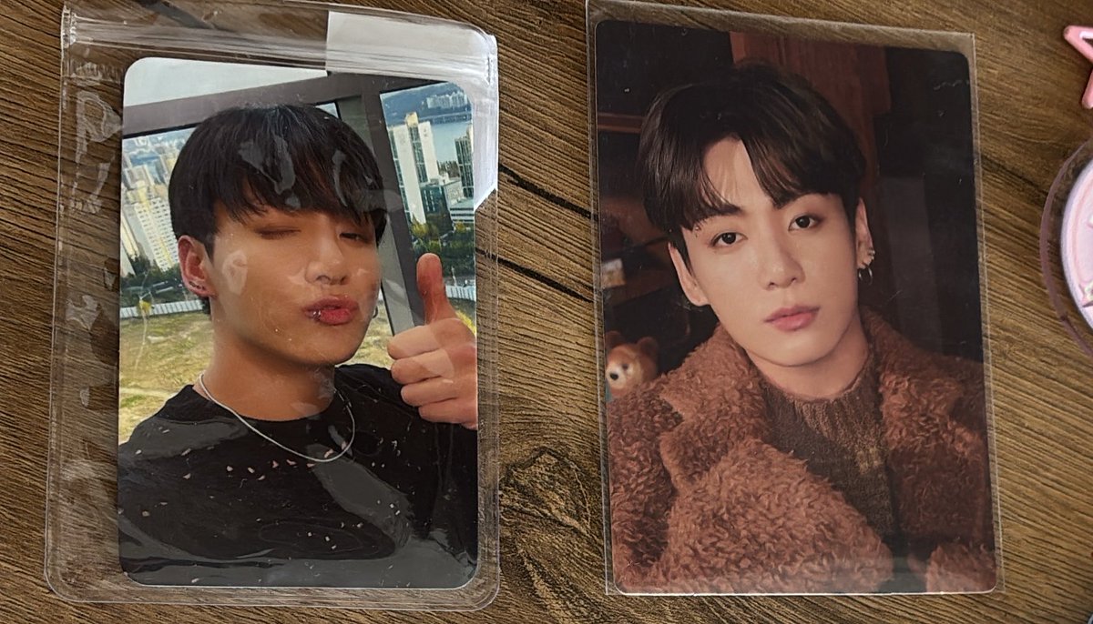 sgoa4f's tweet photo. bu ikisi kaldi alin pls🫰🏻🤍
jungkook satis bts satis
500/160 https://t.co/e5T4FniPNK
