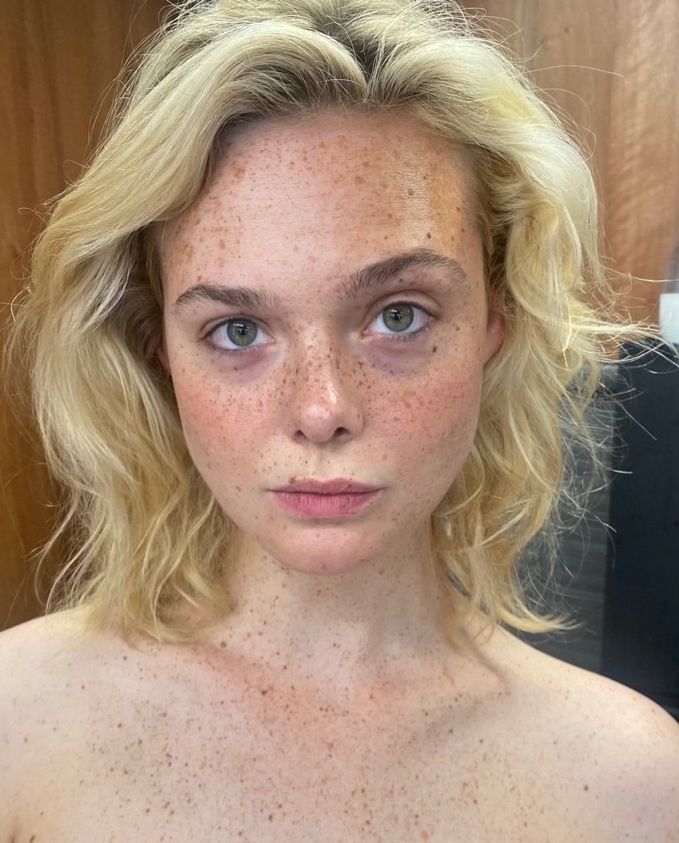 ashotmagazine's tweet photo. Elle Fanning stuns in newly shared photos. https://t.co/YtFaY58qH2