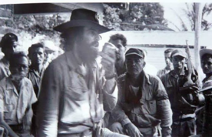 aramuay's tweet photo. El paso victorioso de la Columna Invasora de Camilo Cienfuegos https://t.co/aTOYlJd4YR https://t.co/Du02a0DcrP