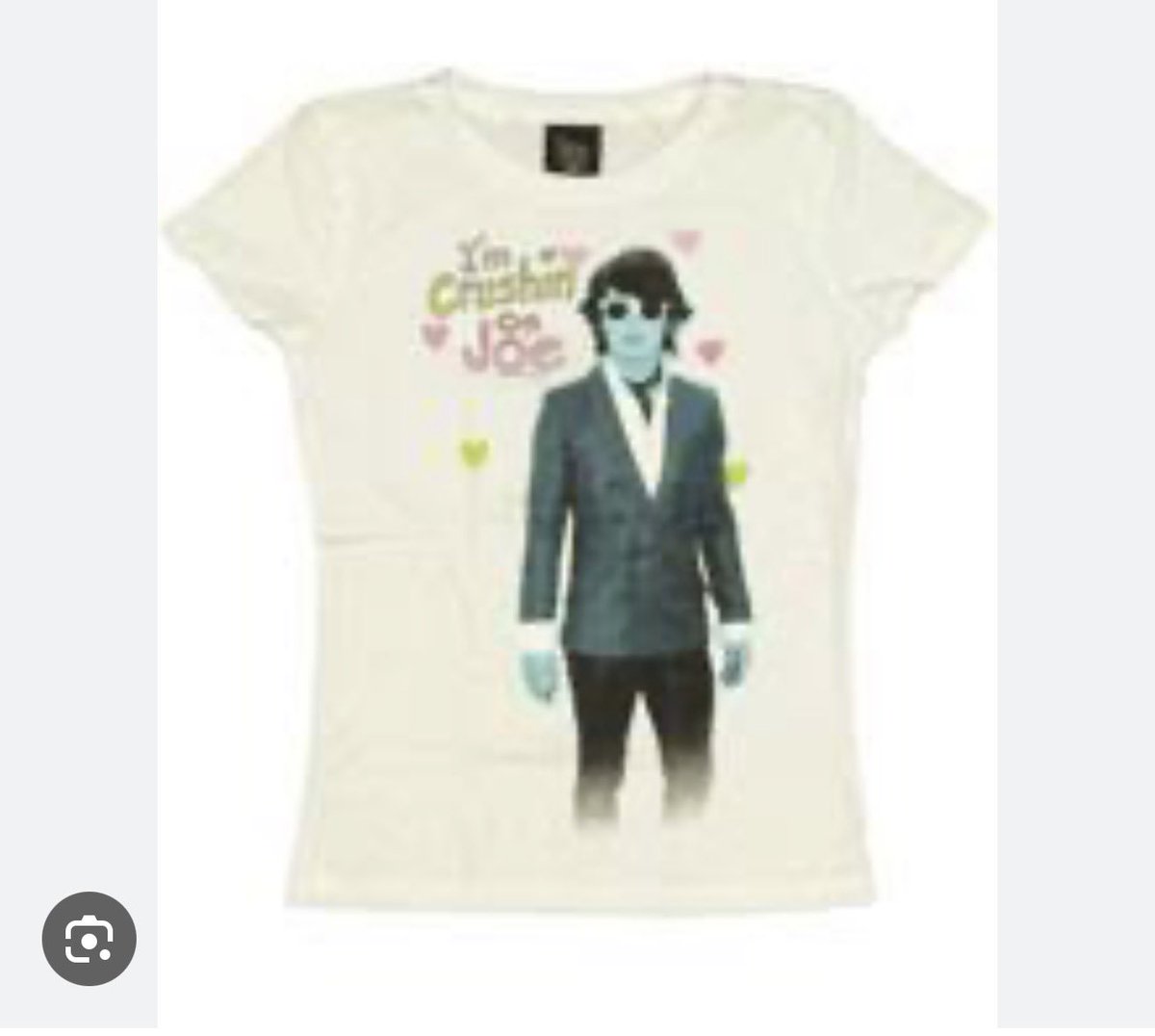 Ari_Unhinged's tweet photo. Jonas girls help me find this so I can buy it for tour #jonasbrothers #burninguptour https://t.co/Xj55gxo0GZ