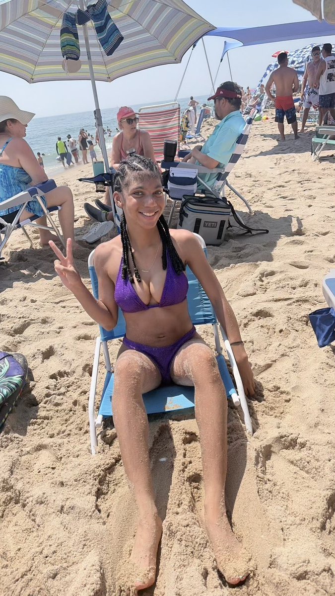 niaadaqueen00's tweet photo. Anyone wanna ft💦😁 https://t.co/ArTtl8g5el