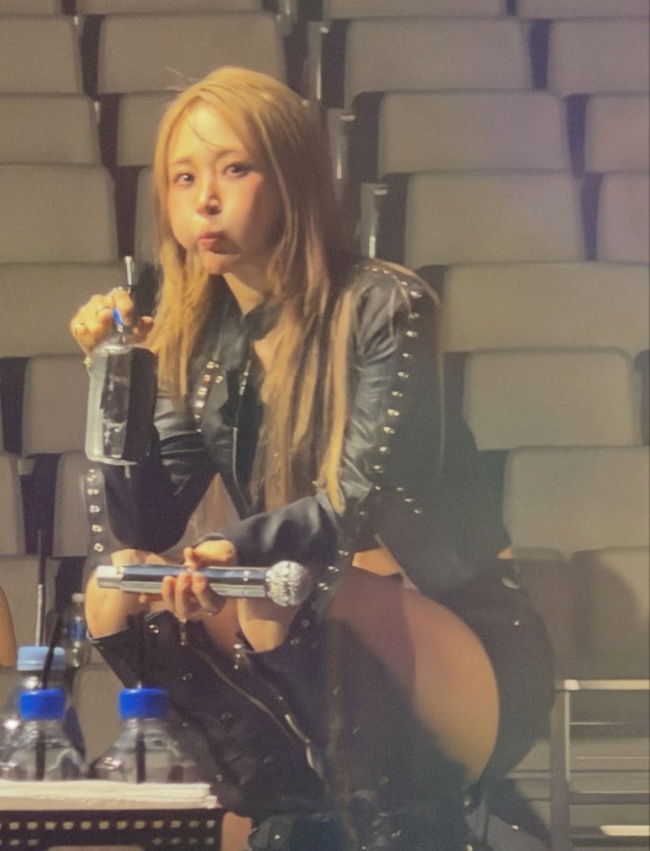 didsse0's tweet photo. 핫걸->햄스터 https://t.co/g61sPE01sD