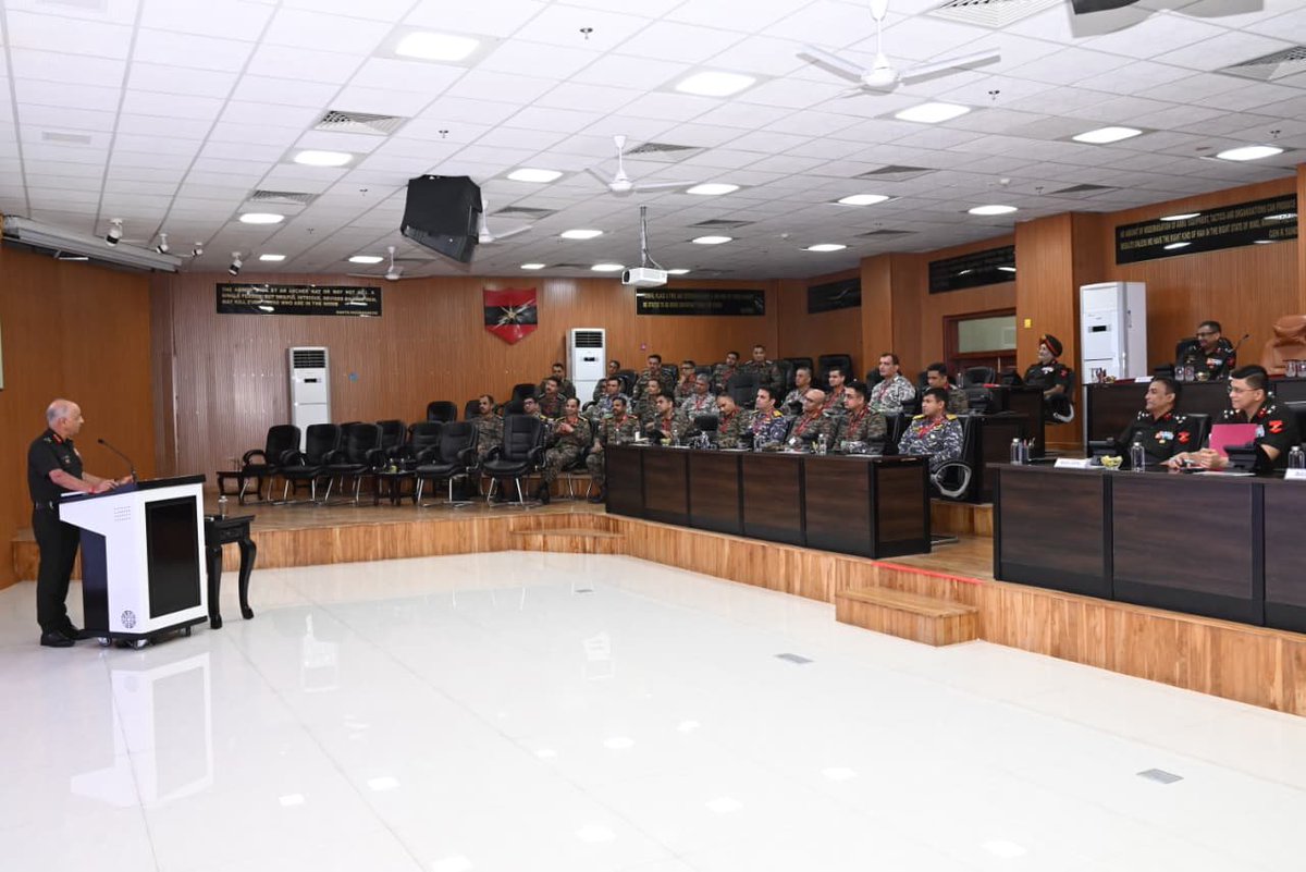 SWComd_IA's tweet photo. Shaping Future Leaders. Preparing for Tomorrow's Battlespace.
Student Officers of HDMC-22 visited #SaptaShaktiCommand Headquarters. Lt Gen Mohit Malhotra, #ArmyCommander, interacted with the officers and shared insights into the Command's operational and logistics dynamics.
The interaction focused on Multi-Domain Operations, capability enhancement, technology absorption and human resource upskilling, providing future leaders valuable perspectives on evolving operational requirements and the changing security environment.
#IndianArmy #SaptaShaktiCommand #FutureLeaders #MultiDomainOperations #CDM_IDS
@adgpi
@HQ_IDS_India
@SpokespersonMoD
@PRODefRjsthn