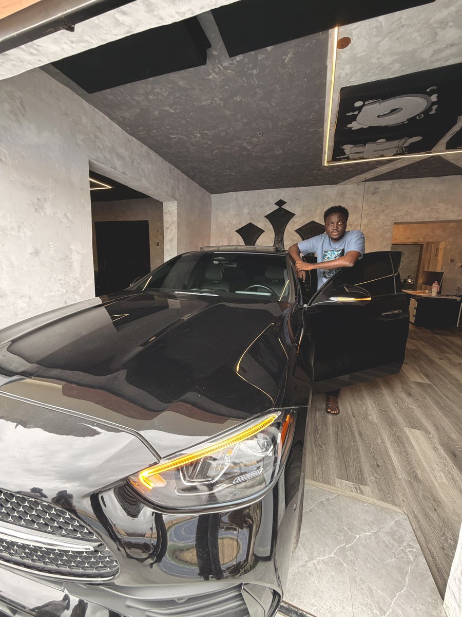 hendrayhorc's tweet photo. Let's start by launching  HORCSTUDIIO official  car🥶 

Then wow y'all with HORC Trading company

Congratulations to me 🙏🏽 https://t.co/MeBIC68wFp