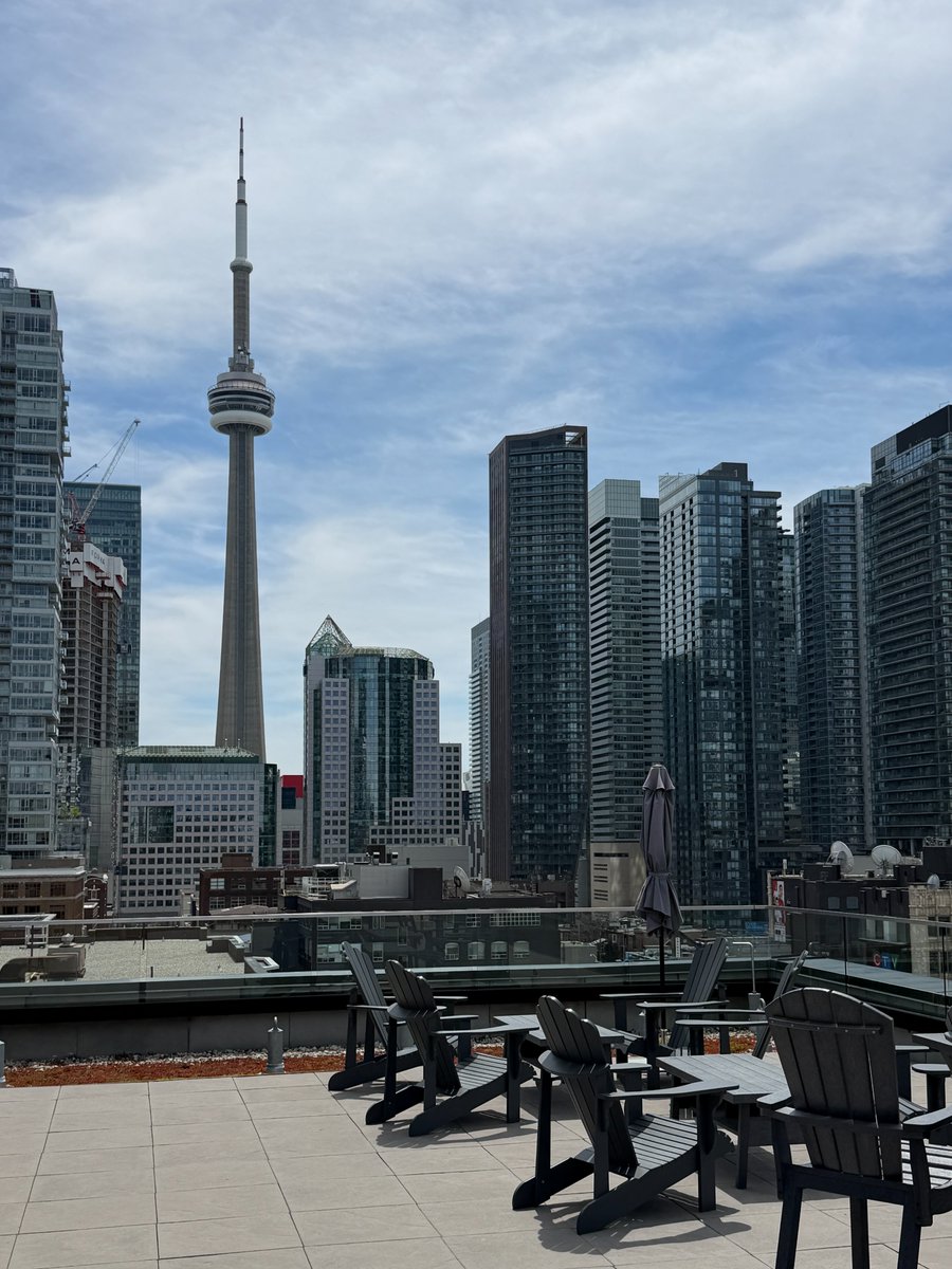 humphreysu's tweet photo. end of summer rooftop social https://t.co/Hu7NO7nQJb