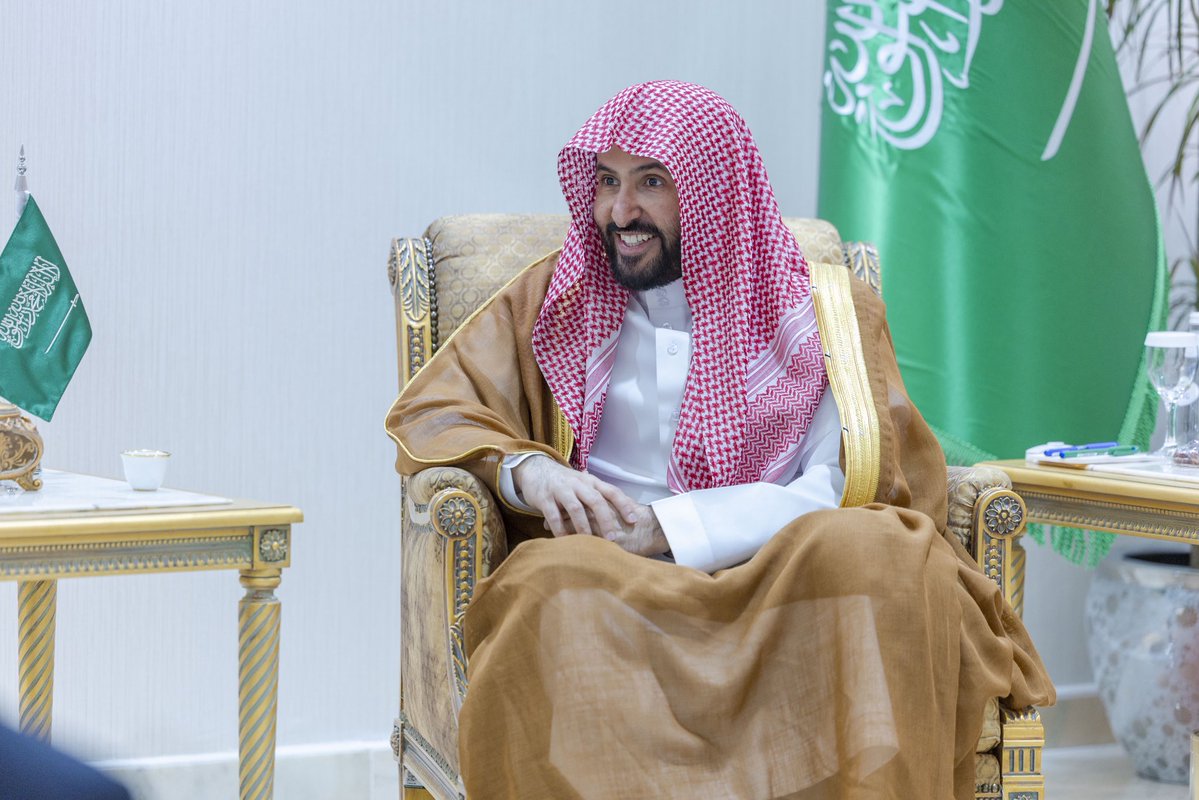 MojKsa's tweet photo. معالي وزير العدل رئيس المجلس الأعلى للقضاء المكلف الدكتور وليد بن محمد الصمعاني يلتقي في الرياض رئيس مجلس القضاء الأعلى في جمهورية العراق الدكتور فائق زيدان، ويبحث معه تعزيز التعاون القضائي والقانوني، وتبادل الخبرات والمعارف بين البلدين. https://t.co/kgAX2XF5zZ