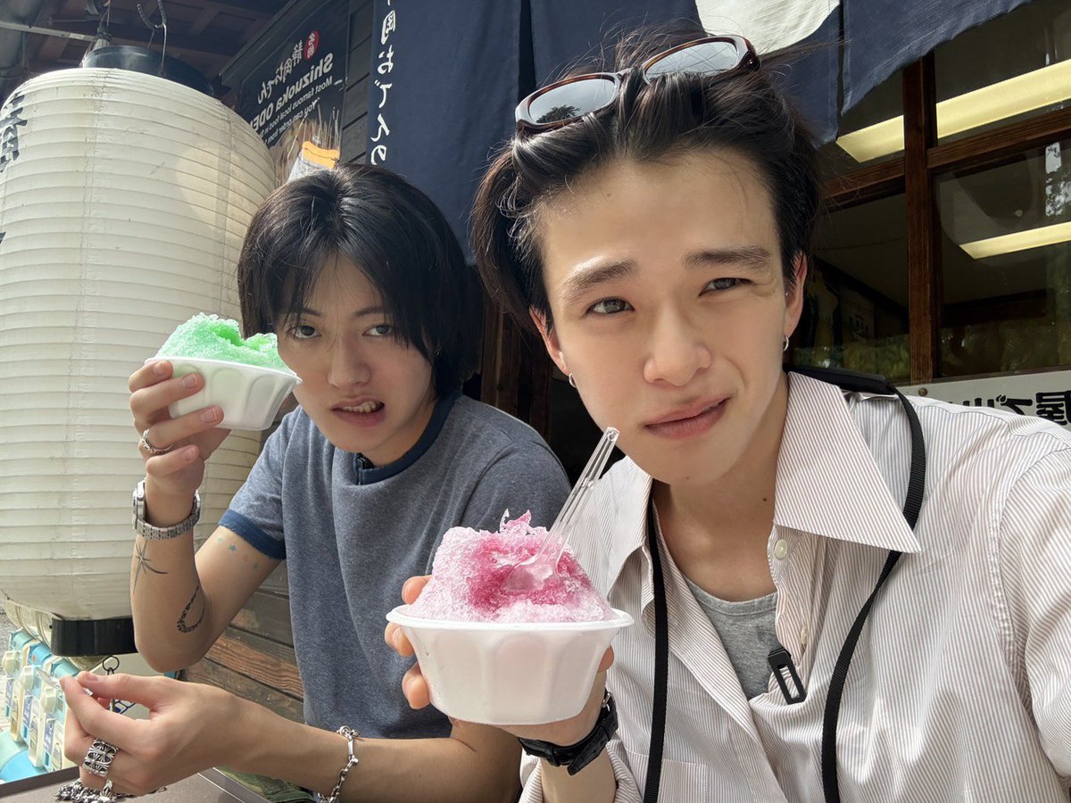 dailyharuto_'s tweet photo. goofy besties 🤏🏽 https://t.co/hn7Y191jTj