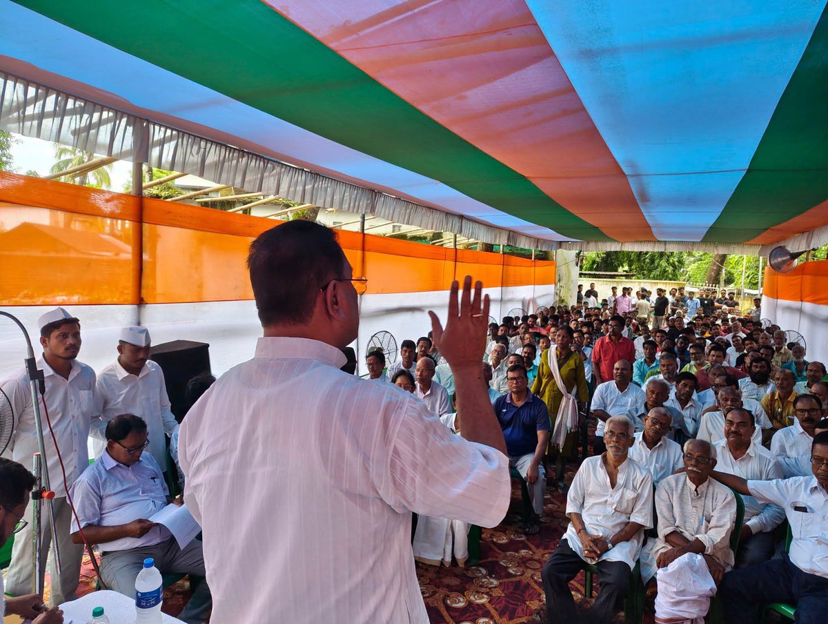 ripunbora's tweet photo. Few snippets of AICC's ongoing #SangathanSrijanAbhiyan in West Bengal 👇 https://t.co/x5BiOH4dbM