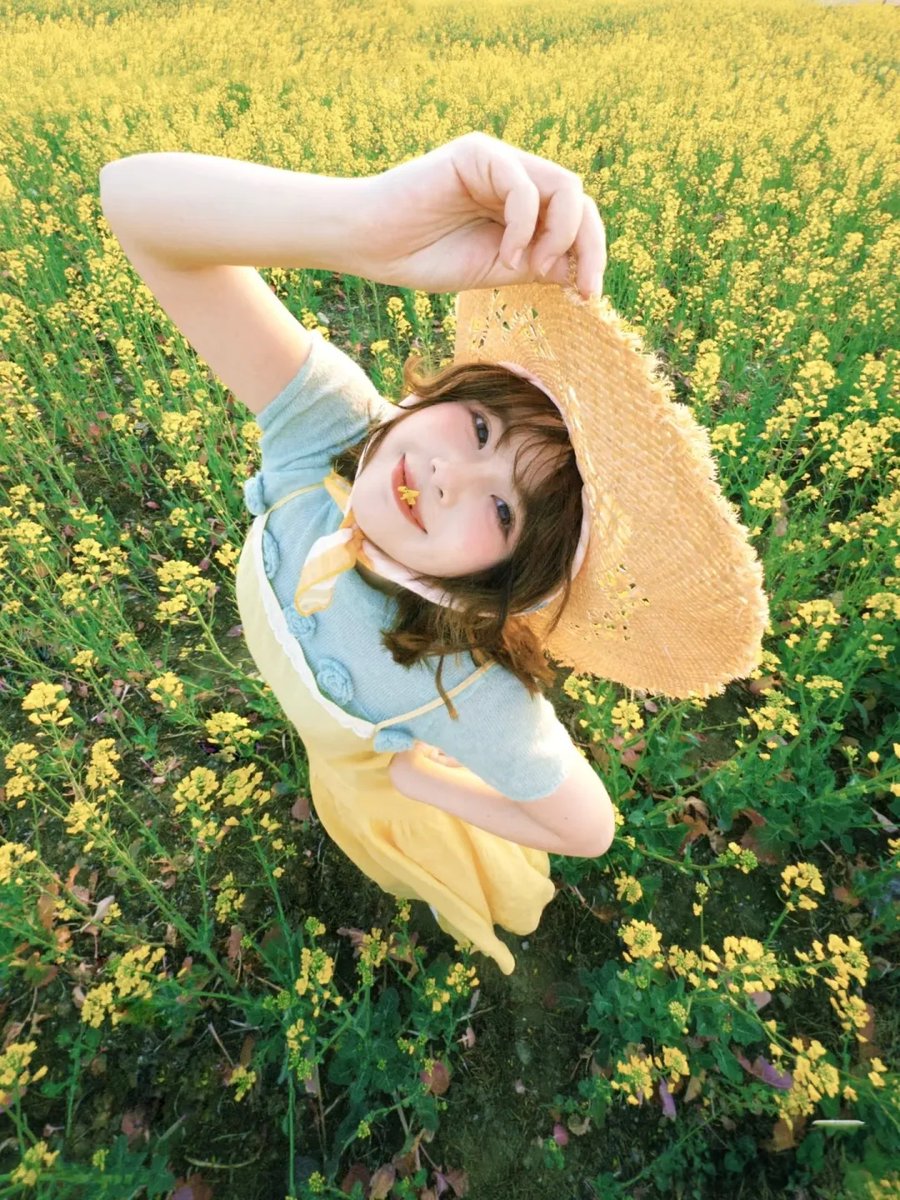 AngelParvi5i0's tweet photo. New to photography Master these 3 basic rules first: rule of thirds, natural light, and clean background. Small steps, big shots! https://t.co/dKqw7BQEpb