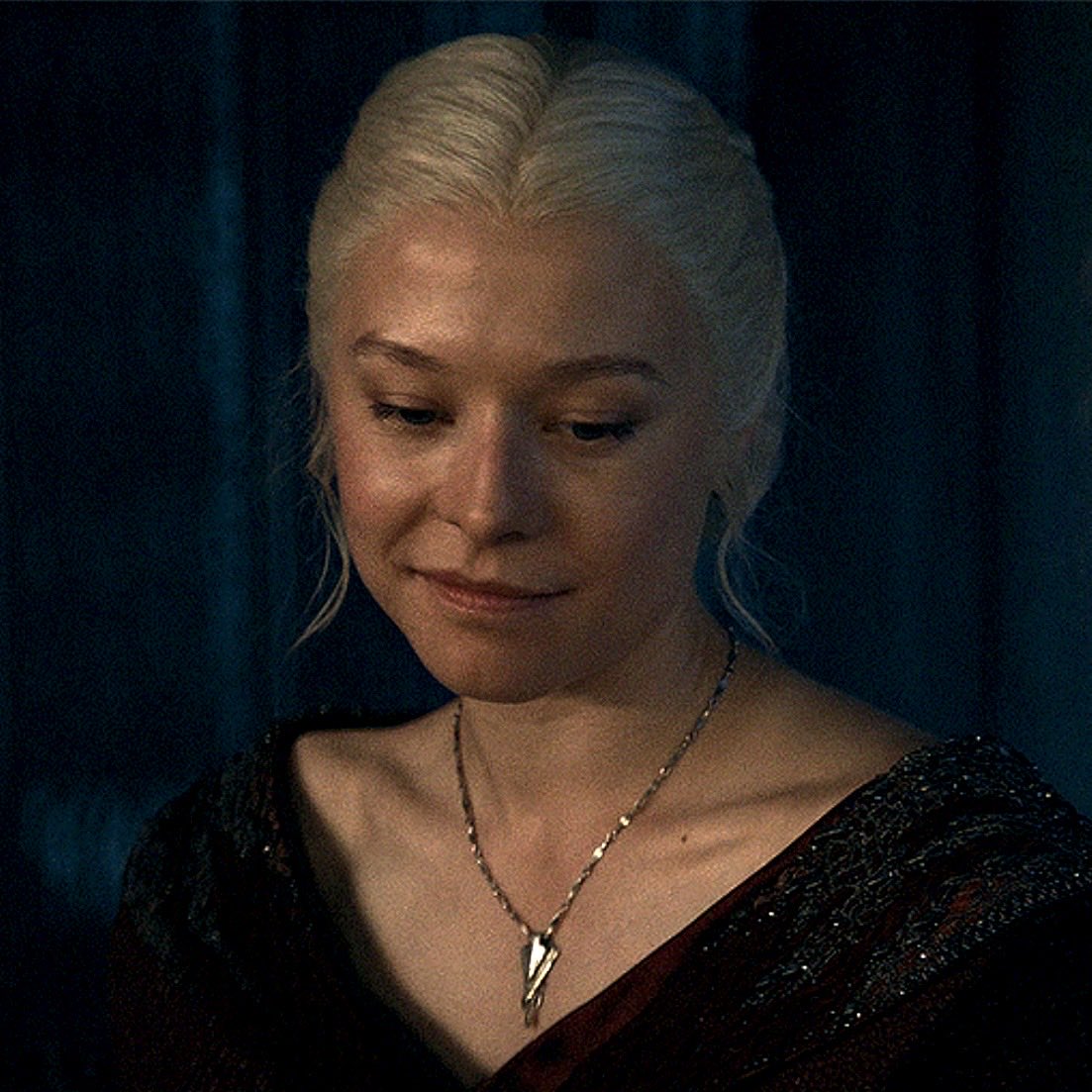 starkcanarie's tweet photo. there’s a real crime in covering rhaenyra’s neck and collarbones https://t.co/zGM1wjcE7V