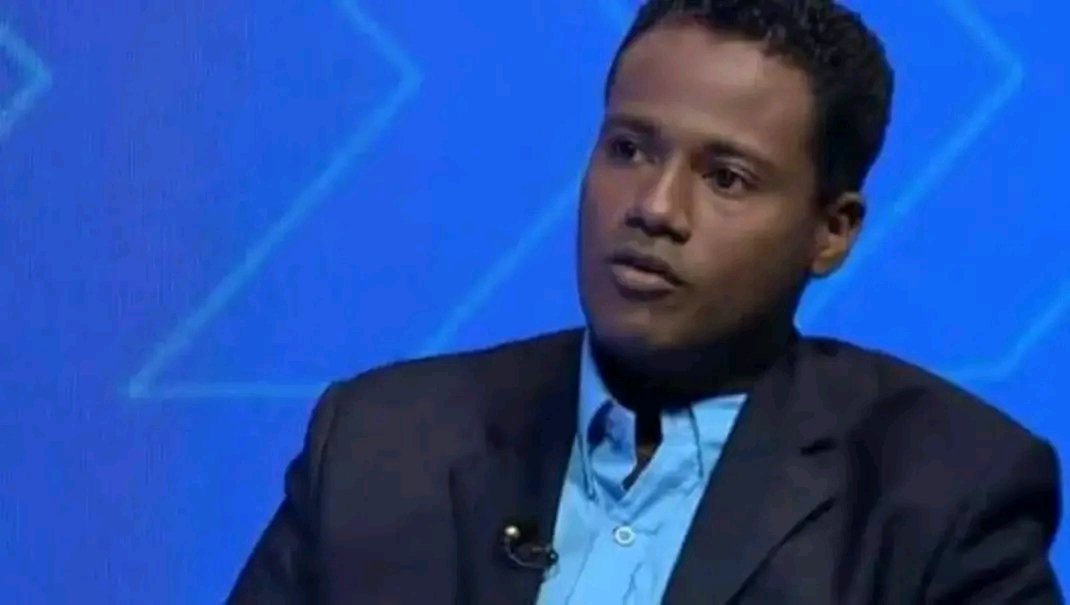 yandir_apure's tweet photo. Una política para reconstruir Venezuela

La política no debería ser una pelea de egos, sino una competencia de ideas, propuestas y capacidades para servir a los venezolanos.

Venezuela está cansada de los extremos, de los insultos, de las descalificaciones y de quienes han convertido las diferencias políticas en una excusa para dividir a un país que necesita reencontrarse consigo mismo.

Hoy, más que nunca, necesitamos una política con carácter, pero también con responsabilidad. Una política capaz de defender principios sin convertir al adversario en enemigo; de negociar sin renunciar a las convicciones; y de alcanzar acuerdos sin olvidar que el centro de toda decisión debe ser el ciudadano.

El país necesita menos ruido y más resultados; menos discursos y más soluciones; menos personalismos y más instituciones. Necesitamos mayor capacidad para construir consensos sobre aquello que realmente importa: recuperar la confianza, fortalecer la institucionalidad, garantizar los derechos de todos y abrirle a Venezuela un camino de oportunidades.

No se trata de borrar las diferencias, sino de aprender a convivir con ellas dentro de una democracia en la que nadie tenga que renunciar a sus ideas para respetar las ideas del otro.

El verdadero desafío no es quién grita más fuerte, quién insulta mejor o quién logra imponerse sobre los demás. El verdadero desafío es quién tiene la capacidad, la honestidad y el coraje para ayudar a reconstruir Venezuela.

Porque Venezuela no necesita nuevos dueños de la verdad.

Necesita ciudadanos, dirigentes y líderes dispuestos a poner al país por encima del ego; la responsabilidad, por encima del cálculo político; y el futuro, por encima de las heridas del pasado.

Ahí está el verdadero desafío: hacer de la política una herramienta para unir, transformar y servir.

Yandir Loggiodice
Secretario General Nacional
Evolución Política de Centro (EPC)

@ConVzlaComando @ReporteYa @notisindicvzla