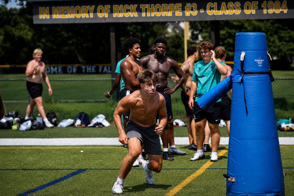 MikeRavosaJr56's tweet photo. Thank you @CoachWNickCC for having me at Hawgs Dawgs &amp; Wolfpack!! AWESOME environment and learned a ton !! @CoachBeaton1 @CoachLeigh2 @CoachMartinESA @NE6FB_Recruits @ChadSimmons_ https://t.co/tKm1emAFOW