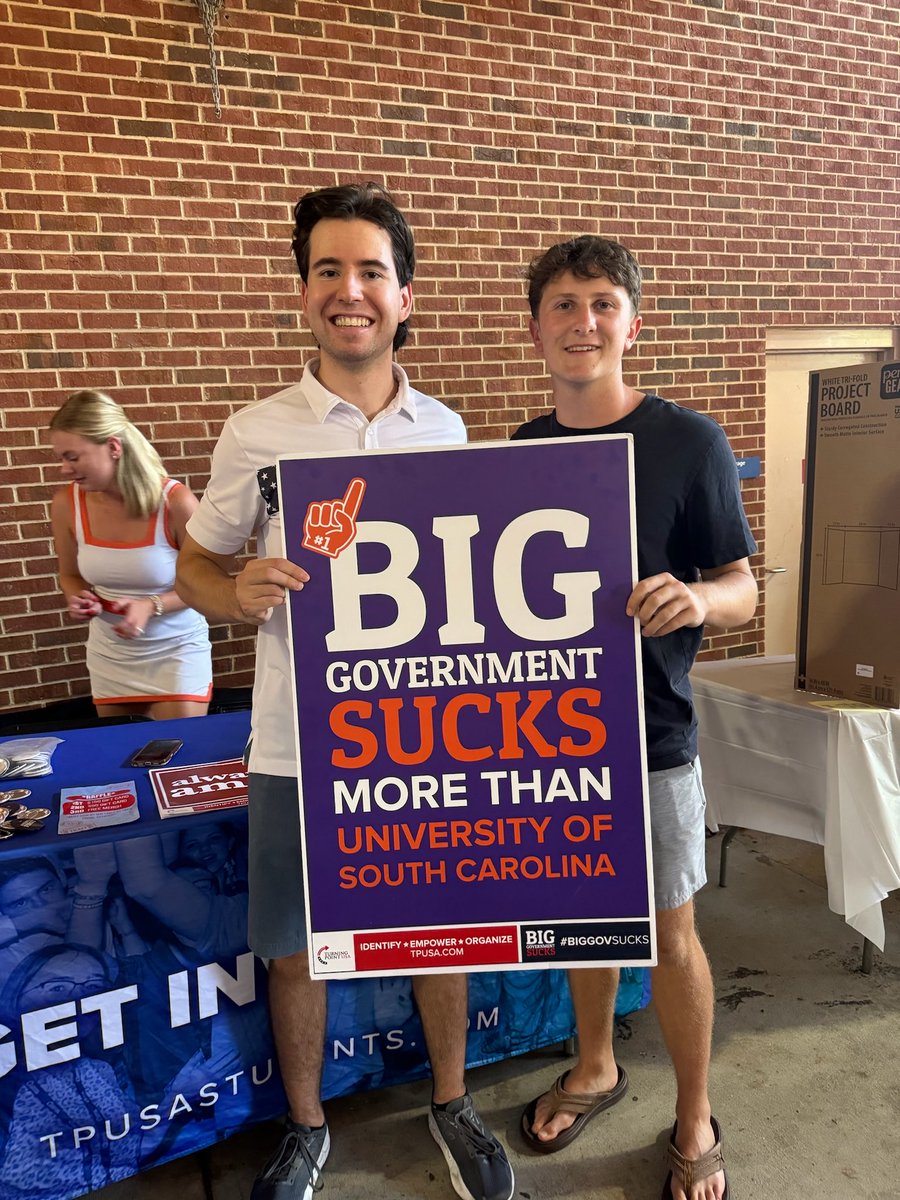 brileywalker1's tweet photo. What a day with @clemsontpusa at Tiger Prowl🐅✨

Dedication, incredible energy &amp; nonstop conversations brought over 250 students to our table. Only way to go from here is up⬆️🇺🇸

@TPUSA @tpusastudents https://t.co/k9UcHURSaJ