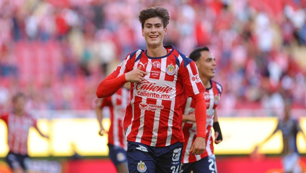 Antonio_Rosique's tweet photo. 🇲🇽Mexicanos que han militado en el 🇬🇷Olympiacos 

🇲🇽Nery Castillo ➤ 2000-07 

🇲🇽Alan Pulido ➤ 2015-16

🔜 🇲🇽Armando González ➤ ⏳

¿Qué opinas?

#ArmandoGonzalez 
#Chivas https://t.co/QnZ5GRIfNT