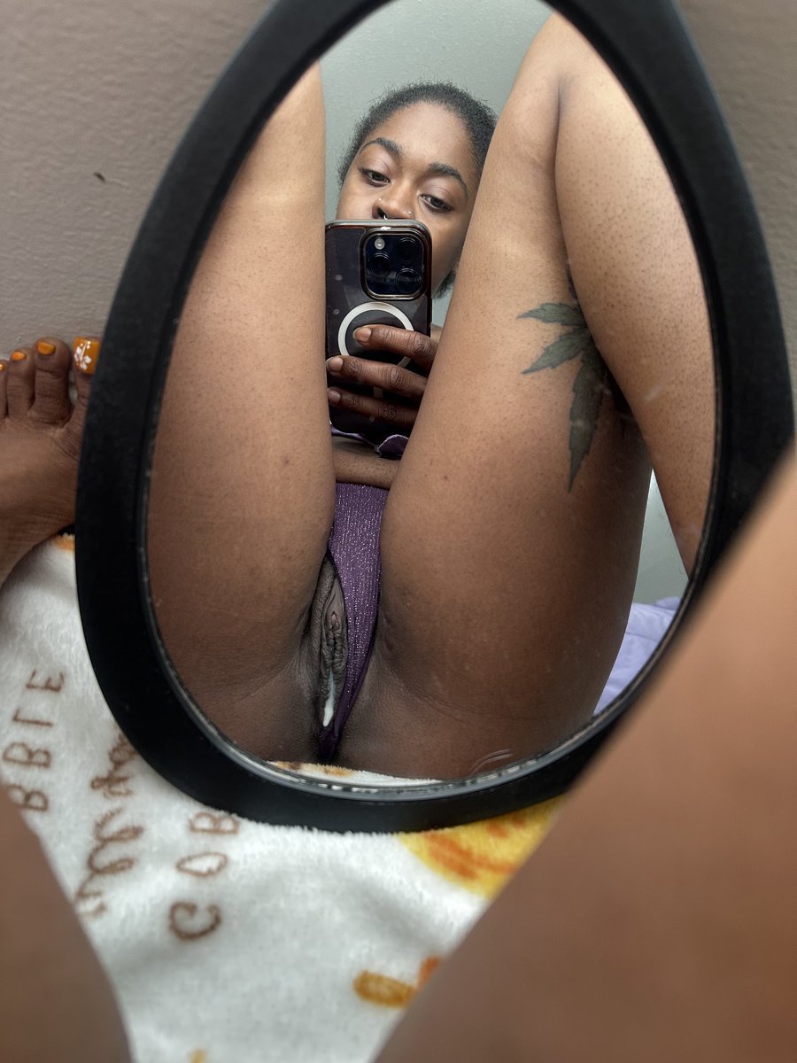 TheRealRellaaa's tweet photo. 🤤🤤 shes drooling https://t.co/8LDuS89Nnk