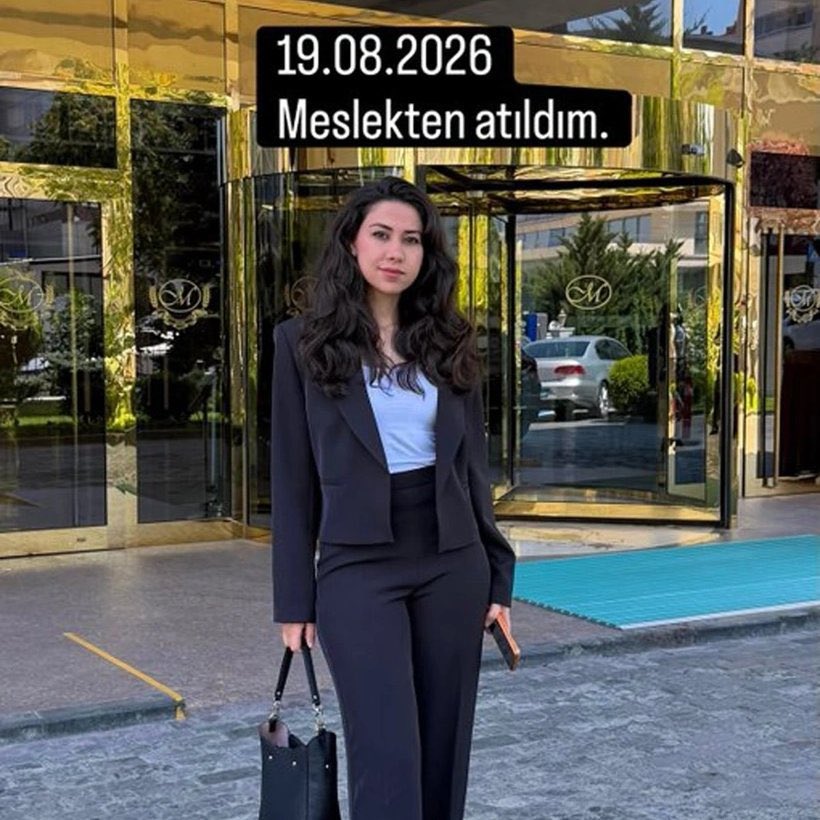 siyahsancakx's tweet photo. 🔴 "Saç örme" eylemine katıldıktan sonra gözaltına alınan ve meslekten uzaklaştırılan hemşire İkra Avcı, meslekten ihraç edildiğini duyurdu. https://t.co/xpfX7cXLdC