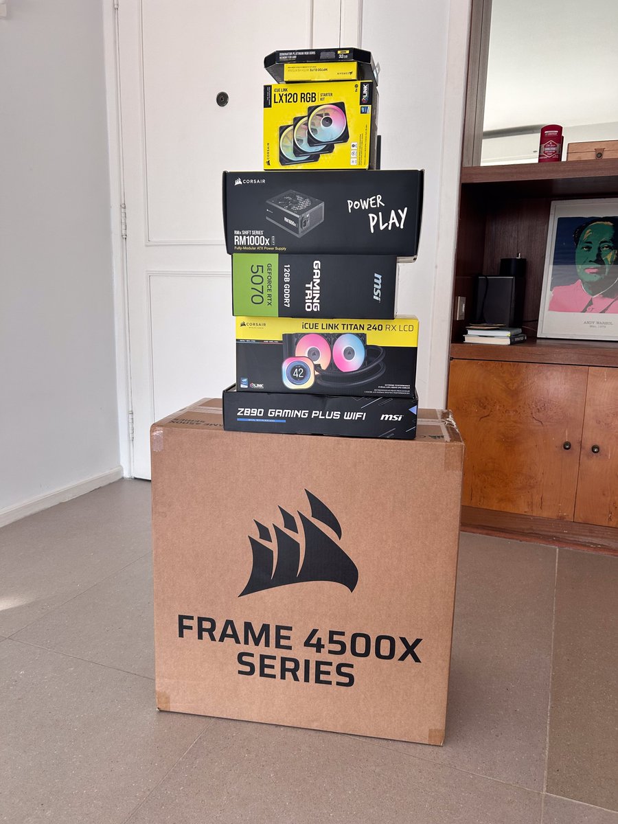 CorsairLatam's tweet photo. ¿Quién necesita este upgrade en su setup? 😏 https://t.co/1nbEbNCvN5