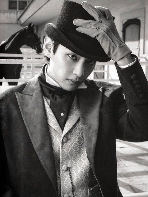 btsasmusicals's tweet photo. taehyung as willy wonka in charlie and the chocolate factory https://t.co/ckJyKZ2AYd