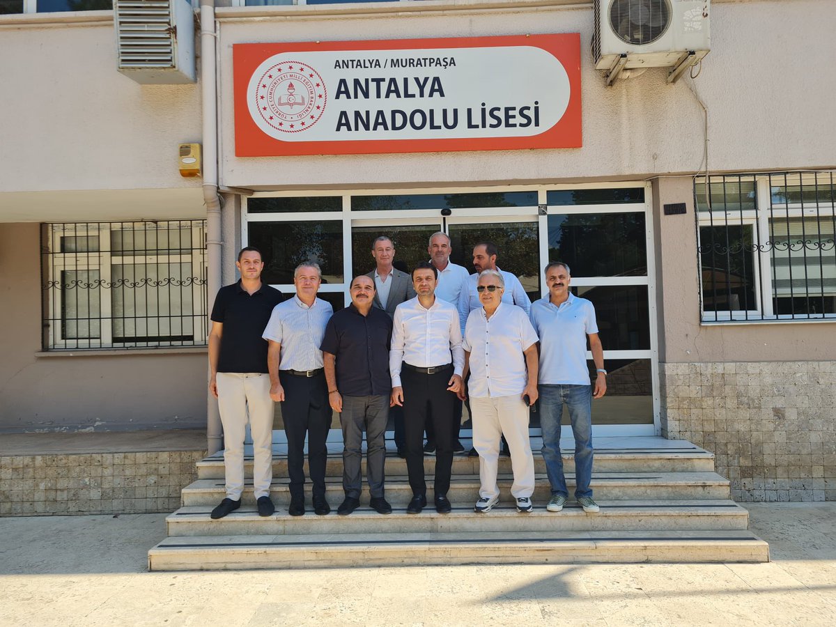 avmustafakose's tweet photo. 📍Antalya Anadolu Lisesi

7 yıl okuyarak mezun olduğumuz okulumuzda okul müdürlerimizle hocalarımızla biraraya geldik… https://t.co/9PMHFtVdTP