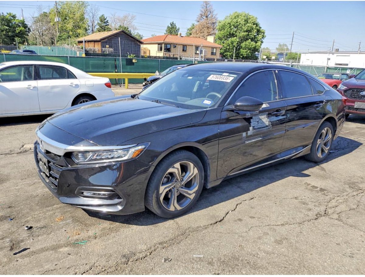 dharmieKING's tweet photo. 2019 Honda accord EX. 21 million naira (with shipping &amp; clearing ) https://t.co/xPCR13RYQd