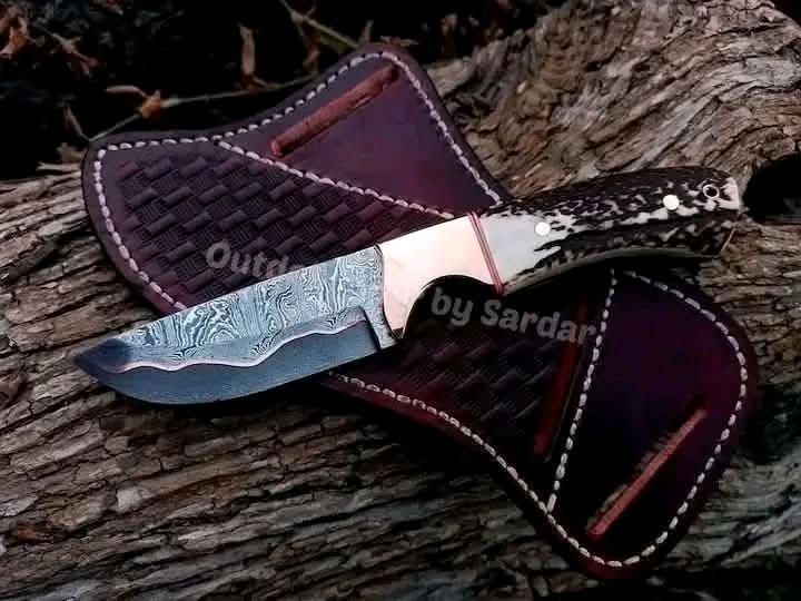 ccowboyknives's tweet photo. Copper Damascus Steel Hunting knife with leather sheath Stag antler handle, etsy link
https://t.co/DVwrpADv6h? https://t.co/j2XRcrewKn