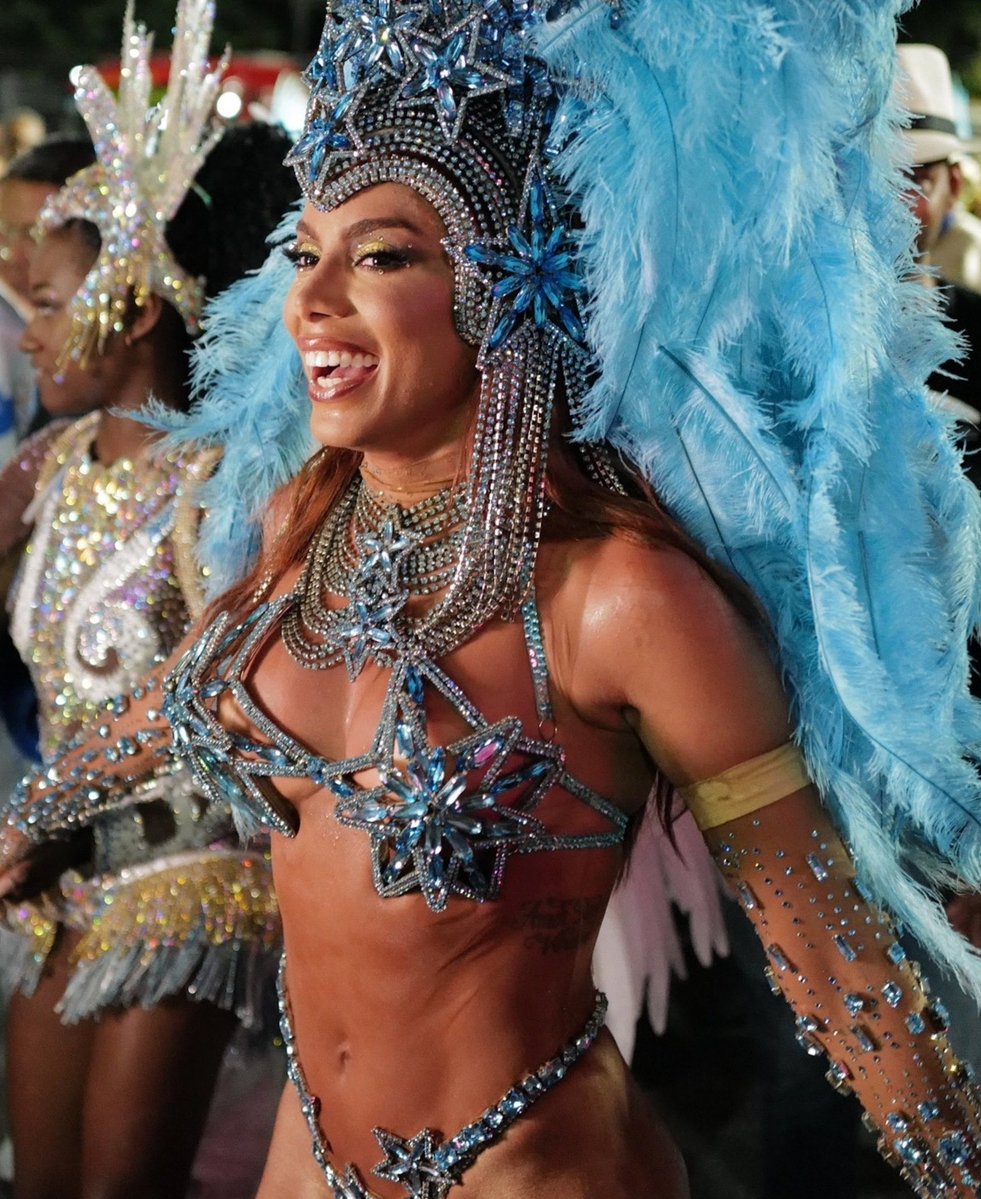 AcessoAnittaR's tweet photo. 🚨 A grande festa de coroação de Anitta como rainha de bateria da Grande Rio será dia 20 de setembro. https://t.co/3QClMYanaB