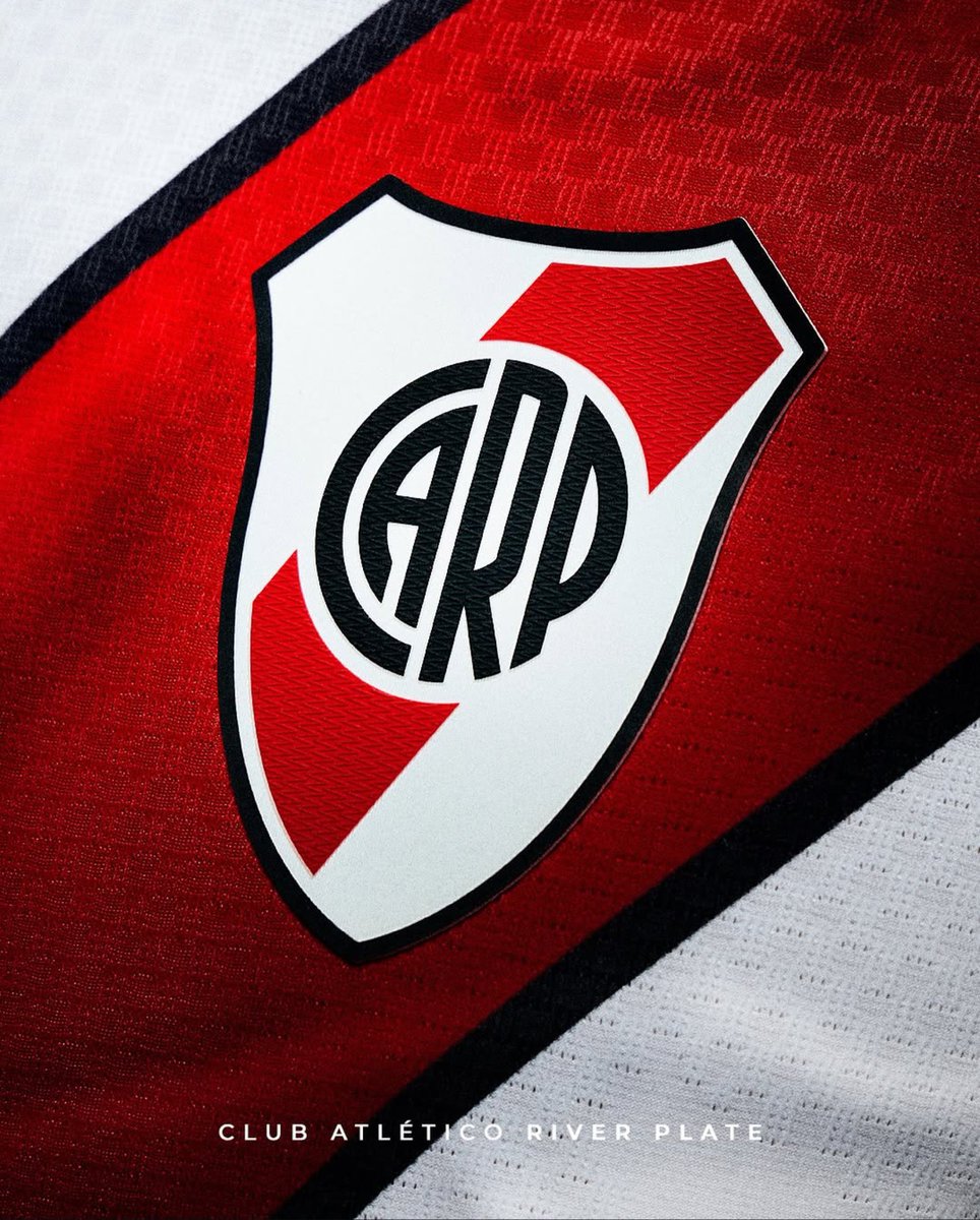 Fan_of_SB's tweet photo. COMUNICADO OFICIAL

⚪🔴⚪Van pasando los meses y todavía no le renuevan a Santiago Beltrán. Y se habla de que están buscando a otro arquero de experiencia.

Seguramente tendrá ofertas en diciembre o en junio del 2027, y a partir de junio del año que viene ya puede negociar como jugador libre.

Veremos...🧤🐔❤️