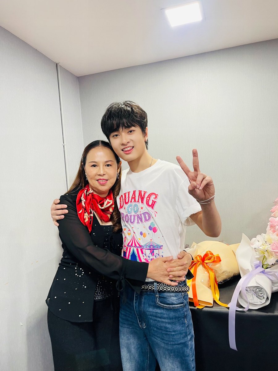 tan_starj's tweet photo. ภูมิใจในตัวเวฟมากนะครับ 💐 🎪✨
#Duang𝐂oncertDay1 
#waavetnp https://t.co/rohqc712fE