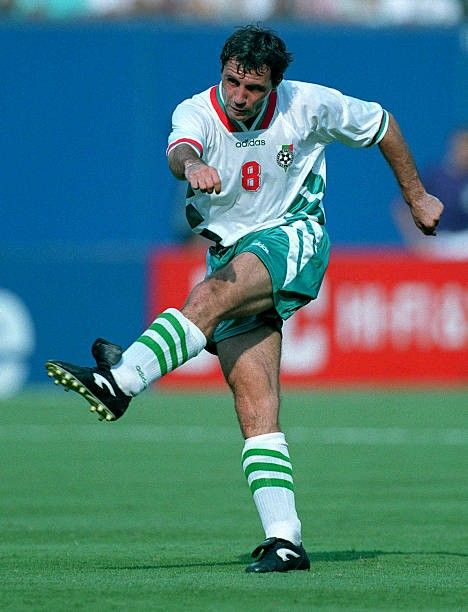 futbolretroes's tweet photo. ¿Lo pondrías entre los 15 mejores futbolistas de la historia? https://t.co/nLwieDIGmC