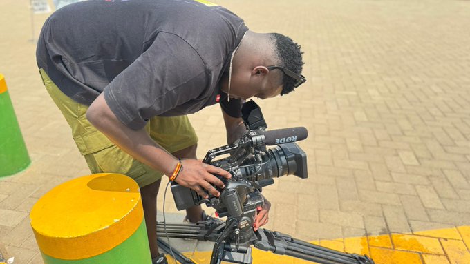 HellenKakuru's tweet photo. IT'S HAPPENING! 🔥🌍
World Athletics media crew is IN Kasese for #RwenzoriMarathon2026 live stream!
UG on the global map again! 
The mountains are calling 🏔️✨
#RwenzoriMarathon #Kasese #VisitUganda  #PearlOfAfrica https://t.co/OnRbysLIoy