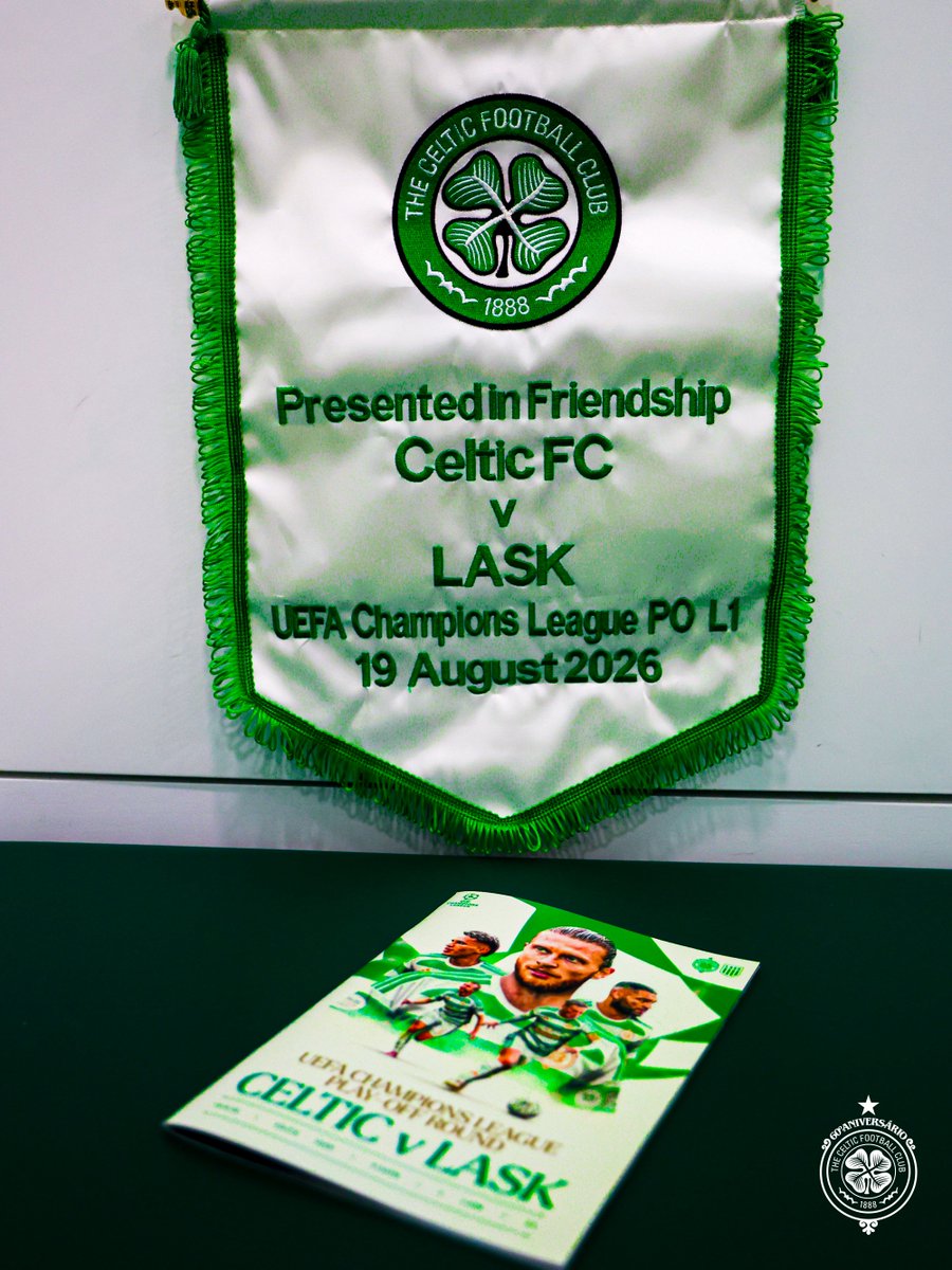 CelticFC's tweet photo. 🤩📗

#CelticLASK | #UCL | #CelticFC🍀 https://t.co/WOVLsyNIlO