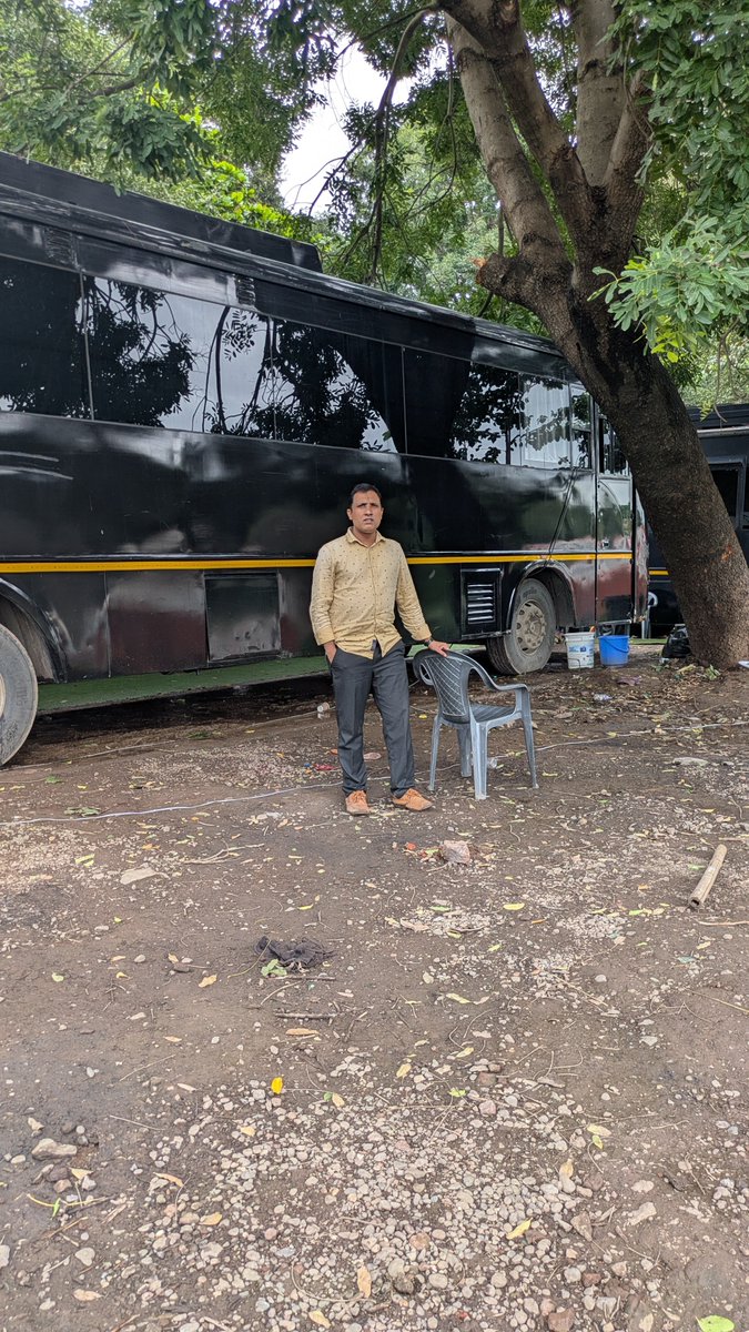 sultan______ali's tweet photo. On the set... 🤔 https://t.co/b0PvkaupdG