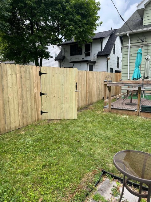 kd_fencesyracus's tweet photo. Your Backyard Deserves More Than Just a Fence. 🔨🏡 
Upgrade with a professionally installed wood privacy fence for added privacy, security, and curb appeal.
📞 Free estimate: (315) 756-6464
#KDFenceDeckServices #PrivacyFence #FenceInstallation #SyracuseNY https://t.co/OPAeIAE9xv