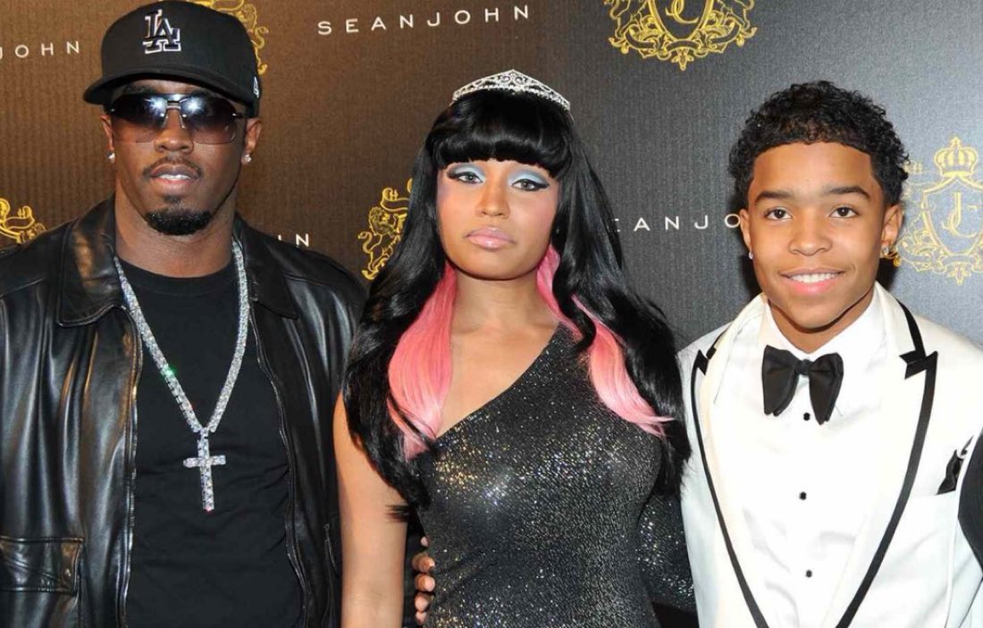 Big_Tooley_'s tweet photo. A 3 some to cherish 

She put the Minaj in Nicki Minaj pettyFILE https://t.co/fKRi4zyphI