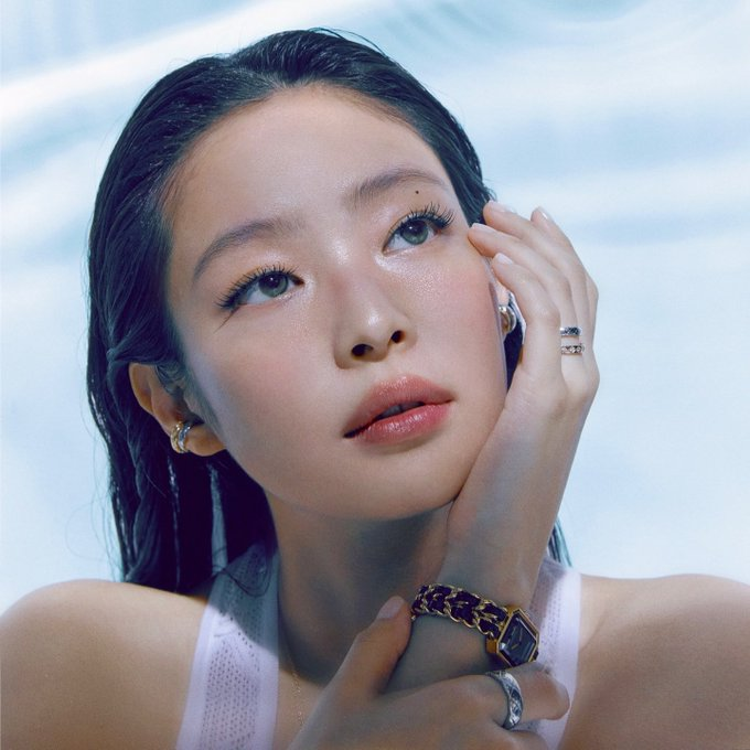 netfluences's tweet photo. JENNIE is reportedly returning with a new mini-album at the end of August. https://t.co/lRqaLXp2dx