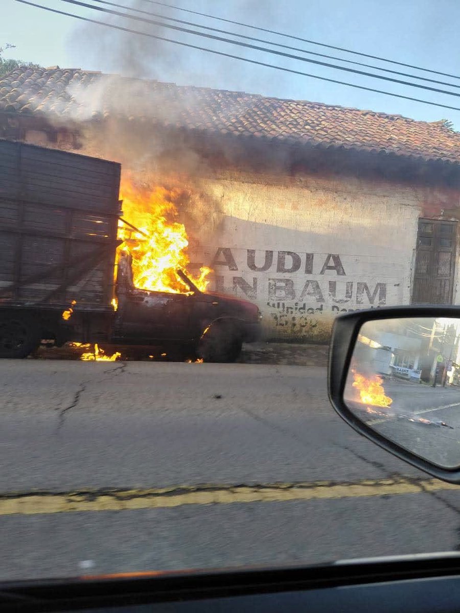 manyromag's tweet photo. Michoacán en llamas. La imagen de lo que se vive en nuestro país desde hace tiempo. https://t.co/Ar66DQiWbk