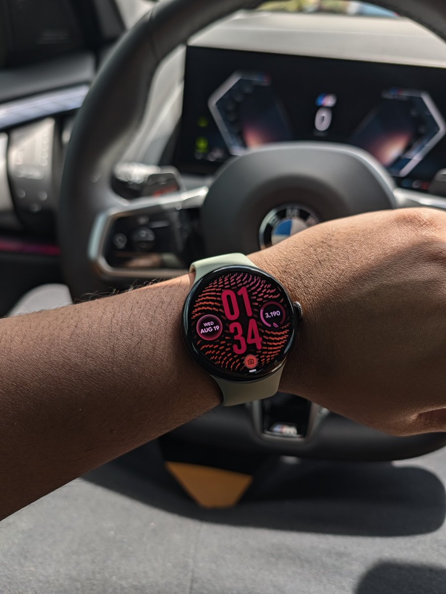 RjeyTech's tweet photo. Pixel watch has the nicest watch faces. https://t.co/dxZF9YzOHU