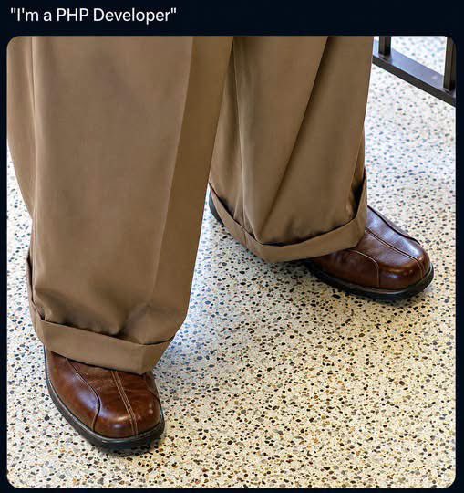 Blessing_UIUX's tweet photo. POV: Your CSS and your tailor had a meeting without you 😭

#CSS #PHP #DevHumor #WebDev https://t.co/S4s1xeFn5f