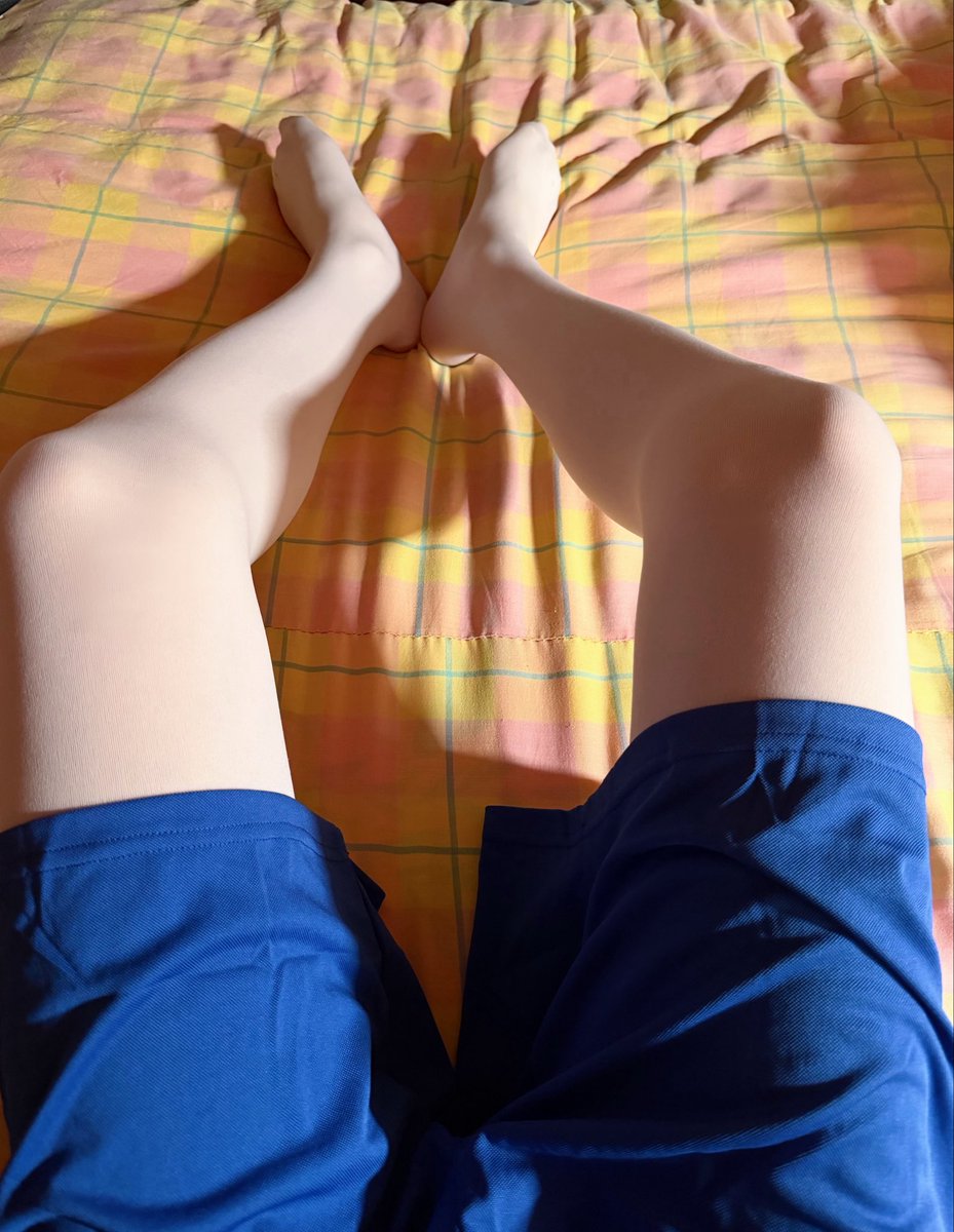 Astindm1v's tweet photo. 七夕快乐哦哥哥🥰#小男孩 #白丝 #正太 #校园 #锁 #人犬 #sm #白袜 https://t.co/oVs28Yf9YC
