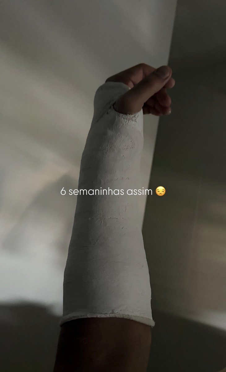 JonasHSulzbach's tweet photo. 6 semanas de molho. Foi só o radio, pelo menos a televisão tá bem 😂🤪 https://t.co/kjfpP5kL8S