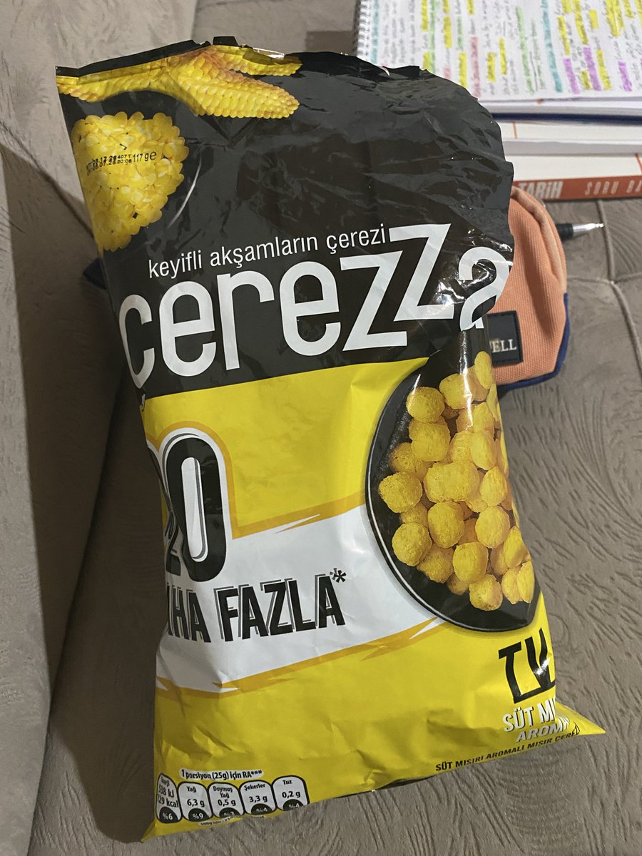 zeeynepyav's tweet photo. Hayatım boyunca tek çeşit cips yeme şansım olsaydı bunu çerezza süt mısırlıdan yana kullanırdım. https://t.co/21wH1pB08D