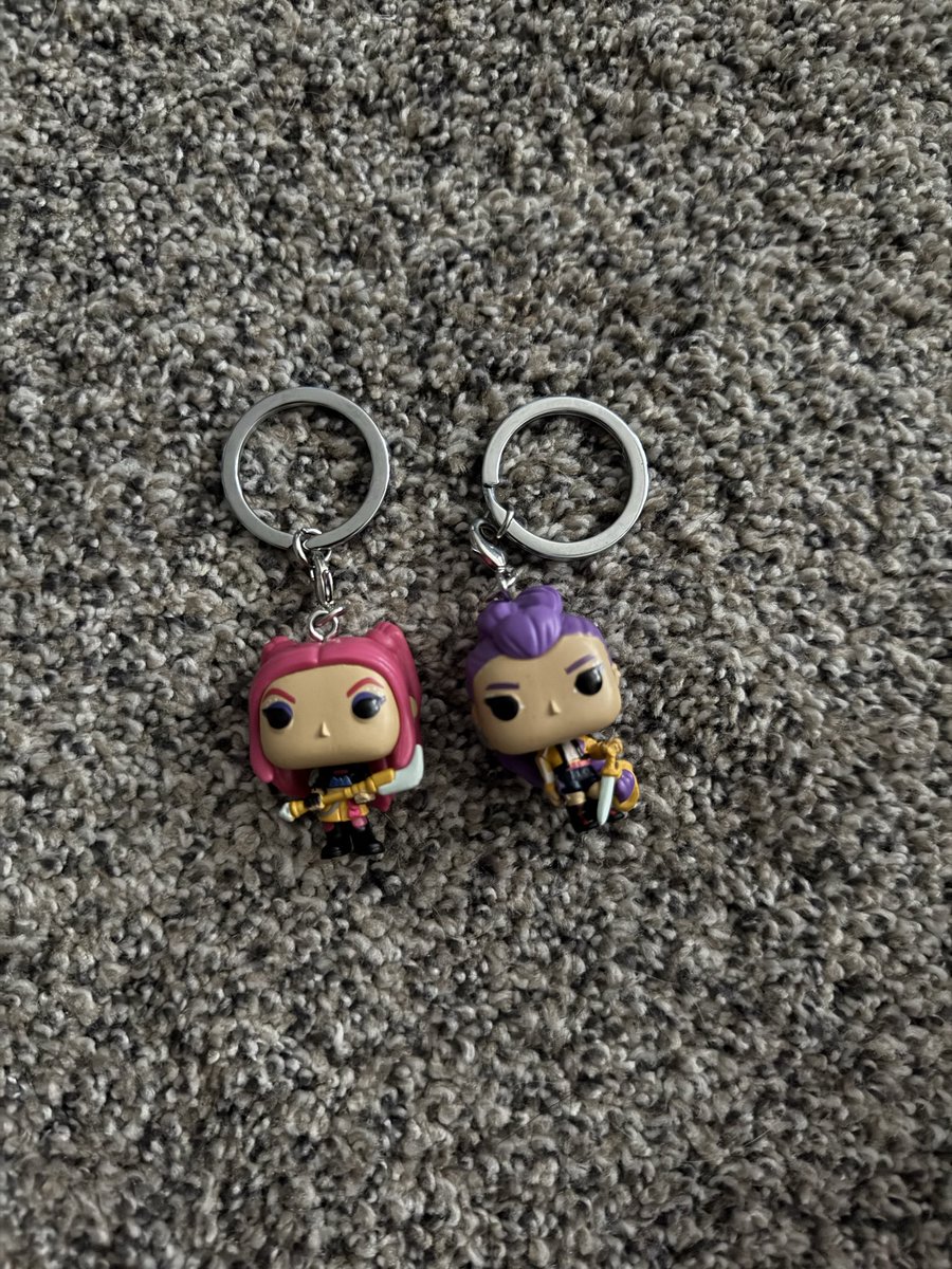 AkaliNight's tweet photo. The clerk at my local gas station was super excited when I walked in yesterday because apparently they started selling Funko Pops and blind boxes for KPop Demon Hunters and as the apparent token KPD or HTTYD backpack wearer who comes in once a week, she had been waiting for me https://t.co/TvOdw9s4Vn