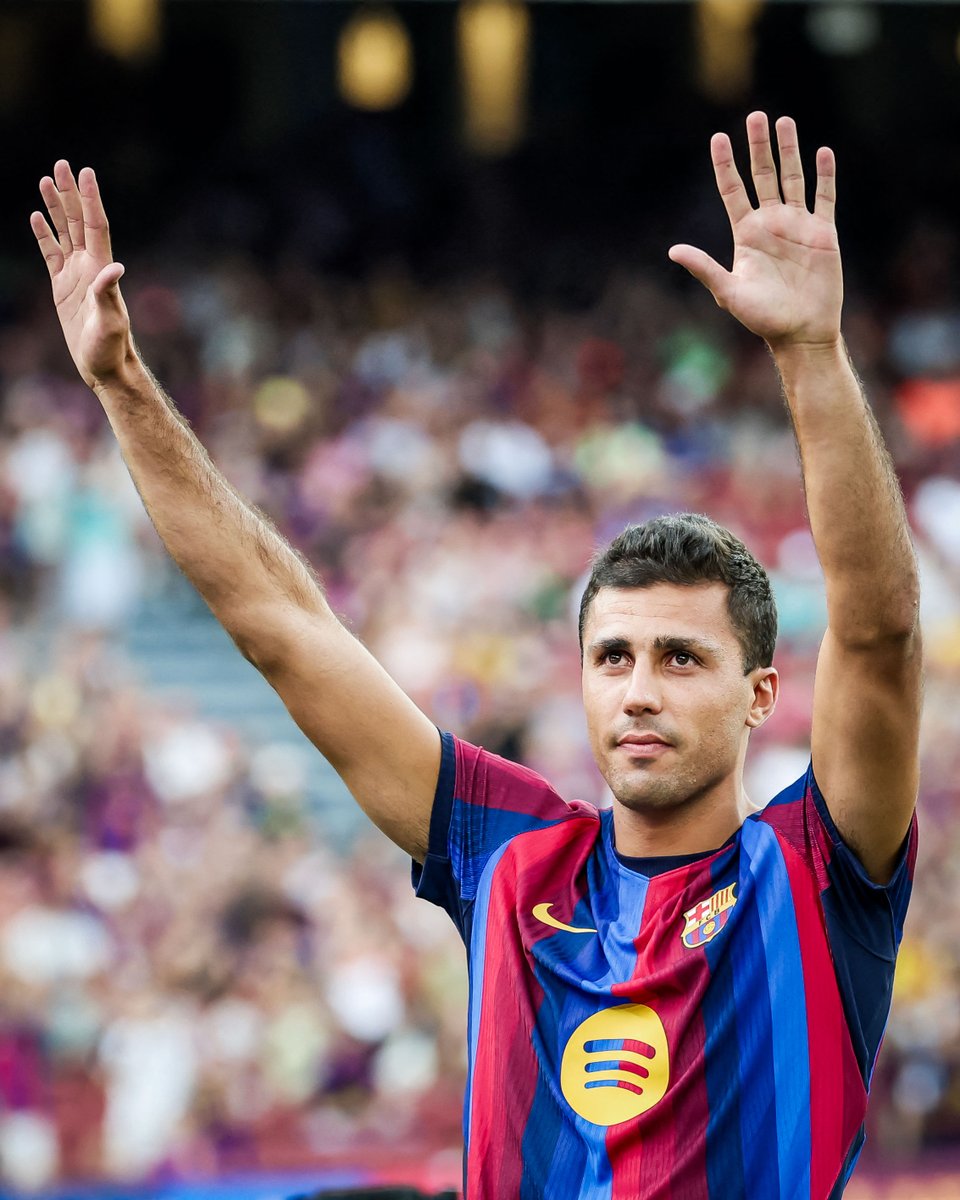 brfootball's tweet photo. Barcelona present Rodri to the Camp Nou 🔵🔴 https://t.co/0Bv0pEr1Qx